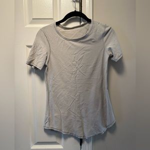 Grey lululemon t-shirt